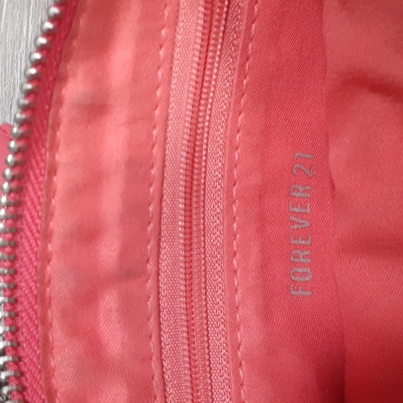 Forever 21  Pink Purse 👛 - Picture 7 of 12